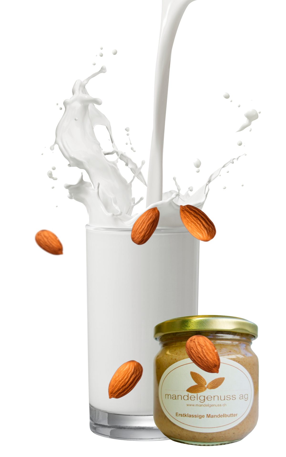 Glas Mandelmilch mit Mandeln